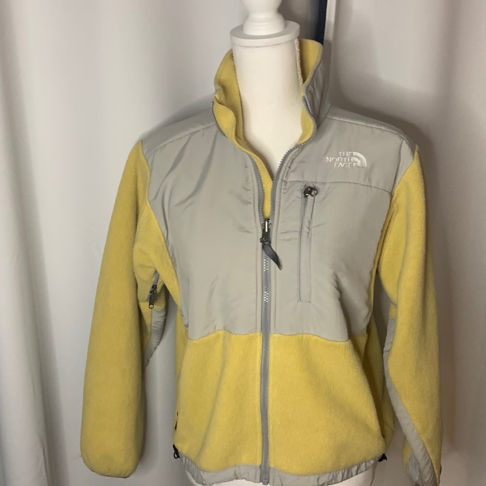 The North Face Women’s Denali Polartec Fleece Jacket in Yellow/Grey- XS